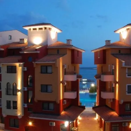 Victoria's -marina Cape - 阿赫洛伊